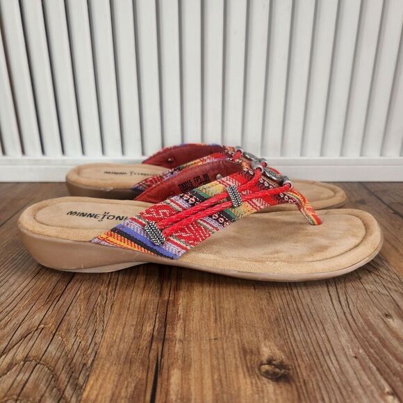 Minnetonka Silverthorne Frisco Womens Size 8 N Narrow Red Boho Comfort Sandals - Picture 1 of 10